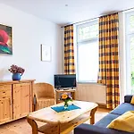 Haus Silko - In Lage - 3 Min Zum Direkt Am Kurpark Apartment Rostock